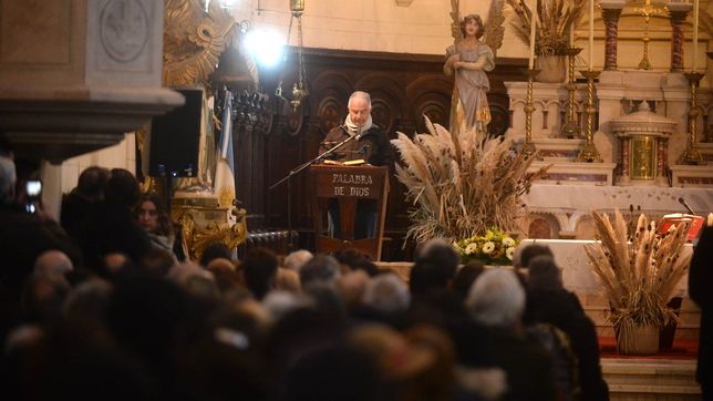 homenajearon a evita con una misa en la iglesia donde se caso con peron