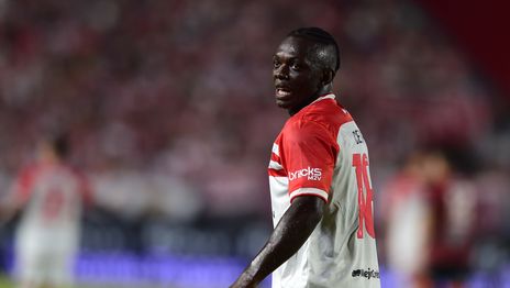 Cetré quedó fuera de los convocados de Estudiantes, se despidió del plantel y está a un paso de Boca Cetré quedó fuera de los convocados de Estudiantes, se despidió del plantel y está a un paso de Boca