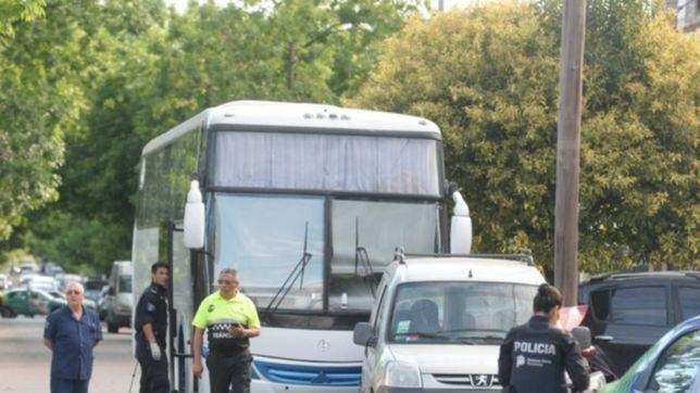 un chofer murio subitamente y desato un choque en cadena en la loma