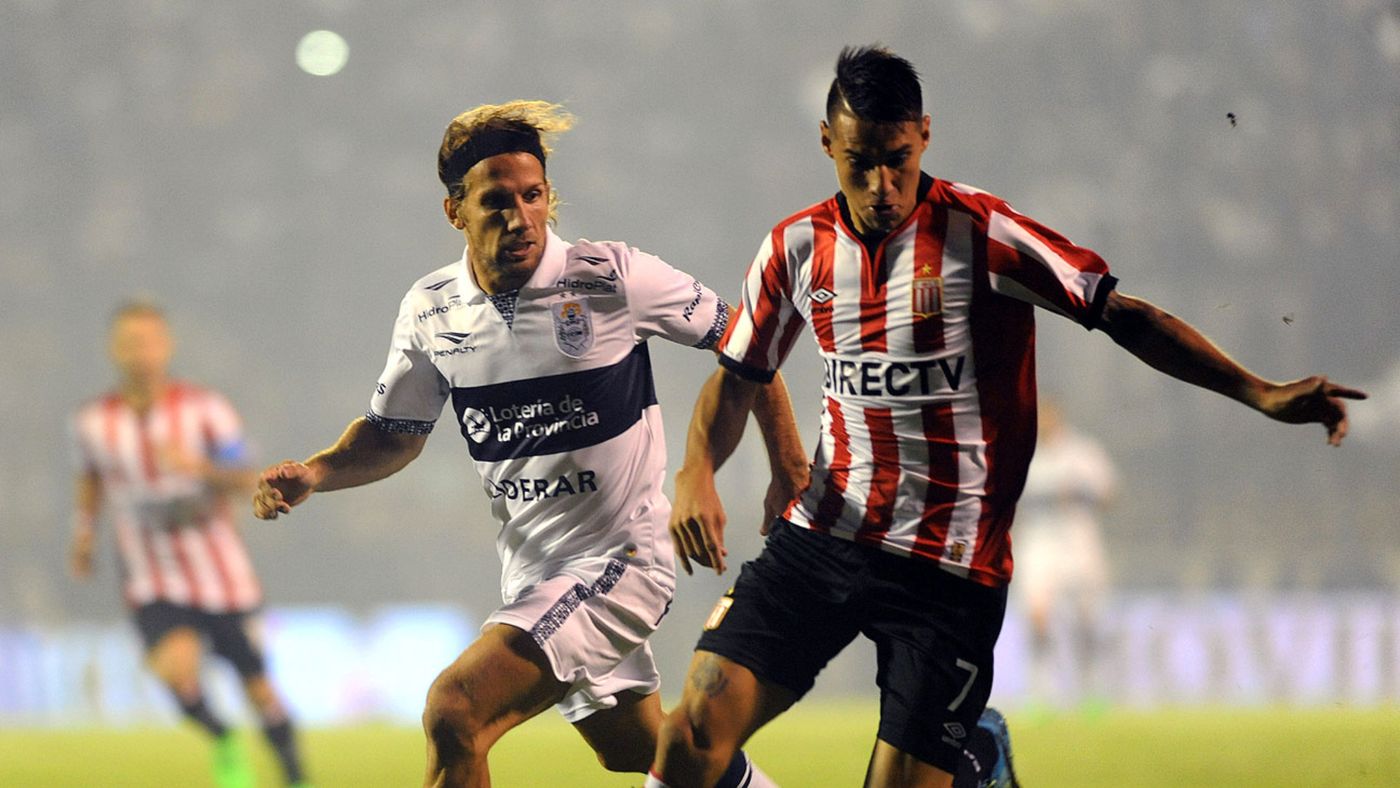 Gimnasia Estudiantes Clásico Platense Noche.jpg