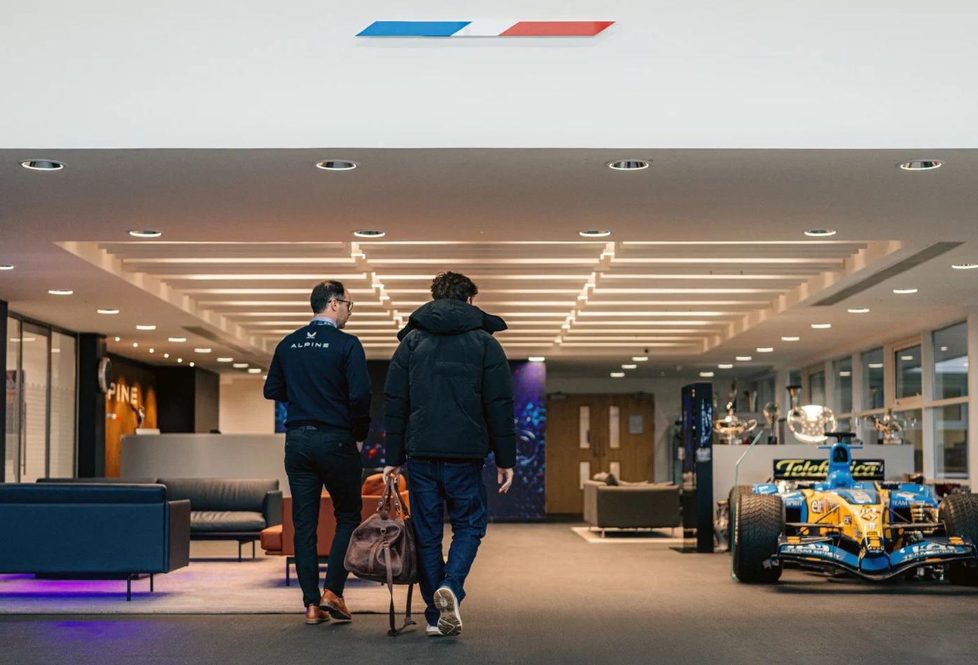 Franco Colapinto Box Alpine.jpg