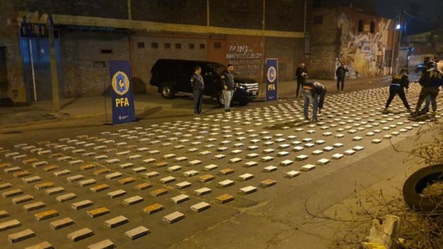 allanamientos, droga y millones de dolares: megaoperativo antinarco de rosario a la plata