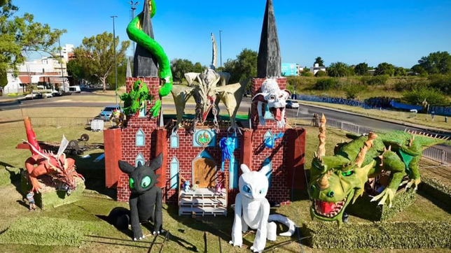 asi era el espectacular muneco de fin de ano mas votado por los platenses