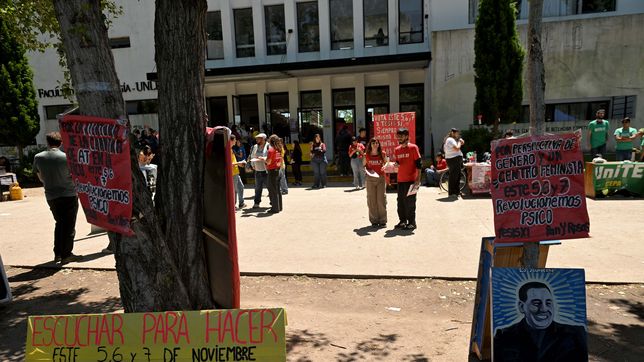 franja morada denuncio fraude en psicologia e involucra a las autoridades de la facultad