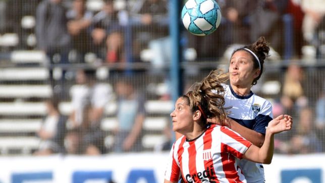 en primera, profesionalizacion y clasico: ano historico del futbol femenino platense