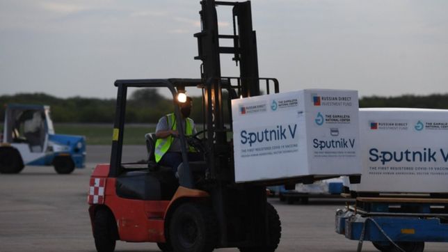 comenzo la distribucion de 399.000 dosis de sputnik v en todo el pais