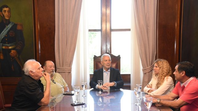 julio alak se reunio con empresarios de la plata para definir medidas que potencien al sector