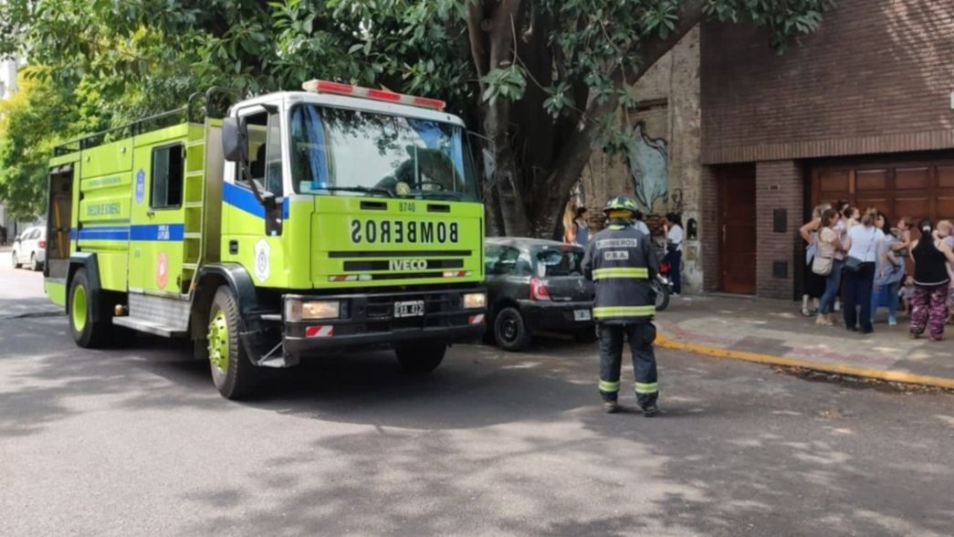 Evacuaron un jardín maternal de La Plata por un principio de incendio