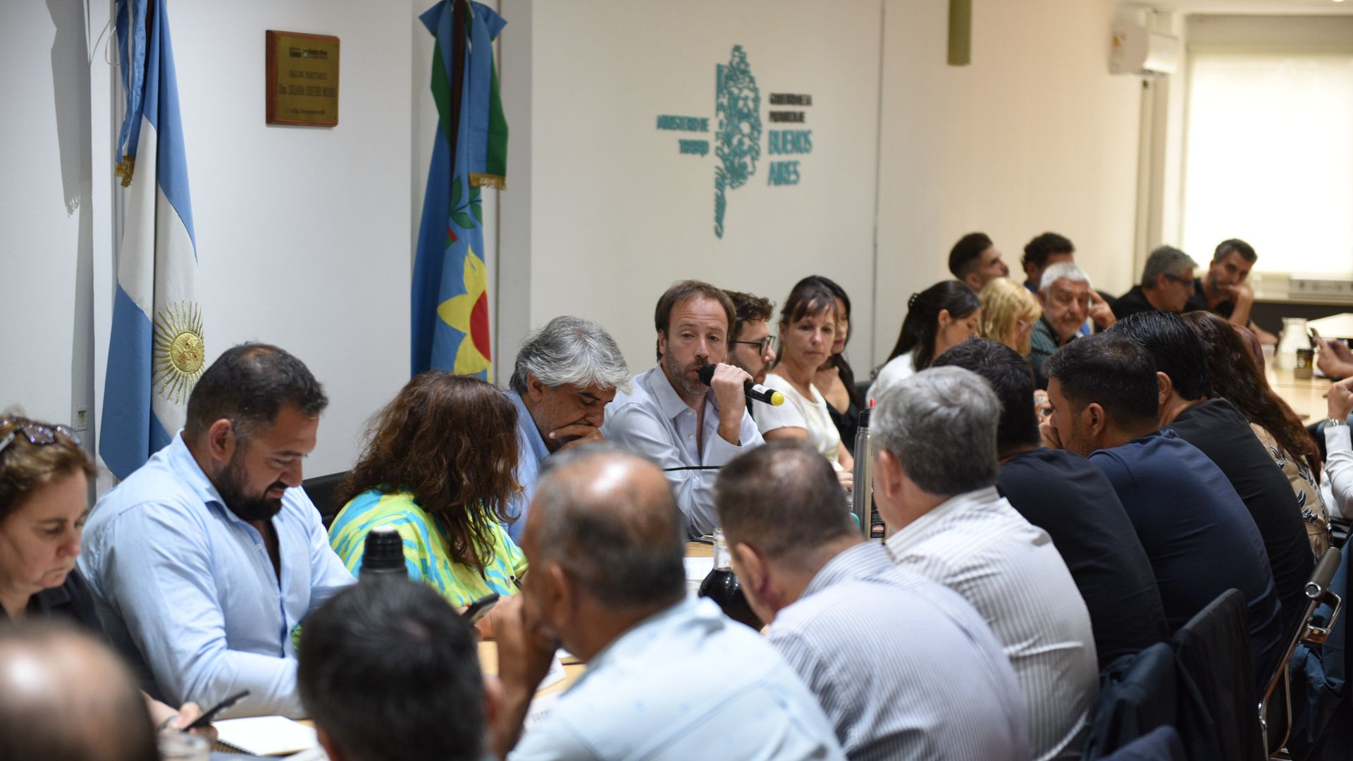 La Provincia y los estatales vuelven a reunirse para analizar salarios tras la inflación de abril