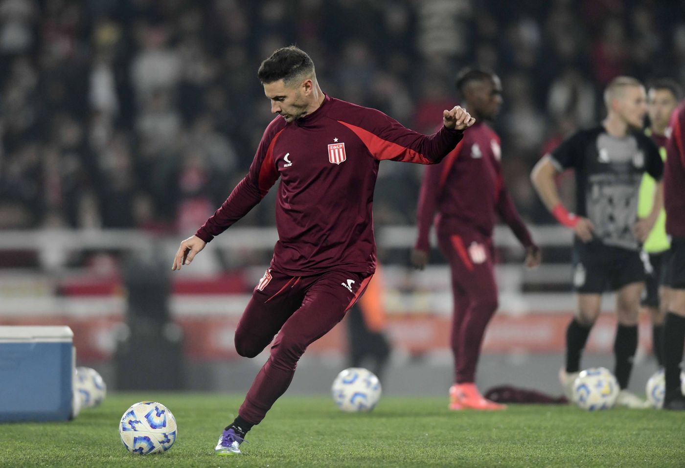 Estudiantes Vélez Supercopa Internacional Alario.jpg