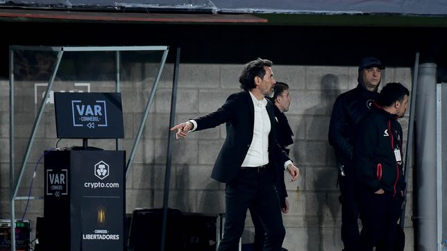 eduardo dominguez y las bajas que lo complican en estudiantes