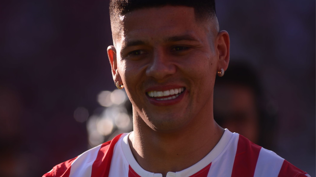 el guino de rojo a estudiantes en medio de los rumores: ¿se dara su vuelta?