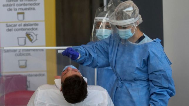 coronavirus en argentina: confirmaron 4.975 nuevos contagios y 43 muertes