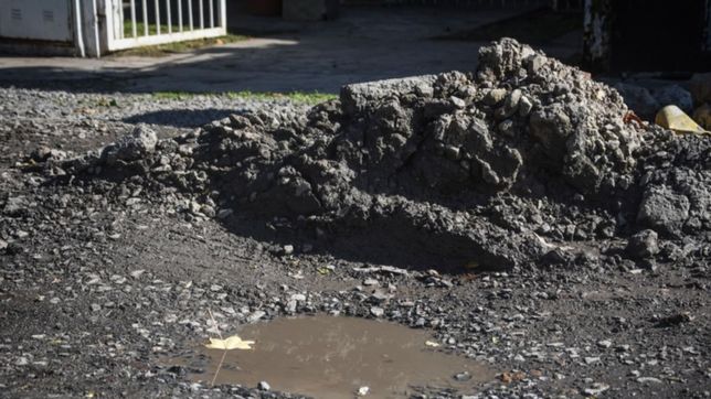 la casa de papel vs. los pozos de castells: unos hacen billetes y los otros obras