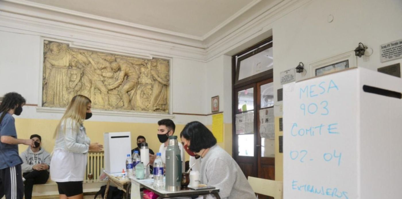 Interna UCR La Plata