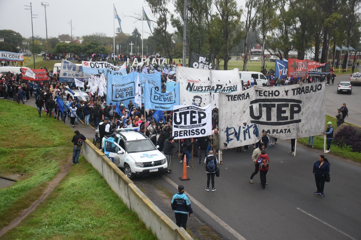 Protesta Corte Bajada Autopista La Plata-Buenos Aires (1).JPG