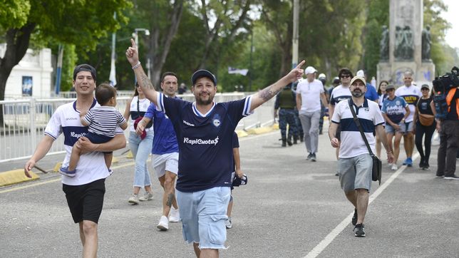 todo el color del clasico en el bosque