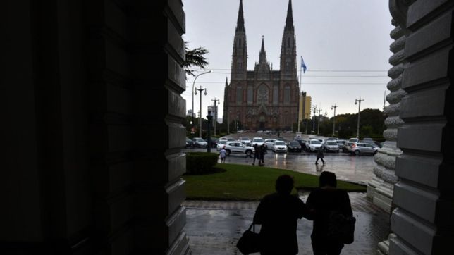 desmienten al profeta que anuncio una catastrofe climatica en la plata: es un irresponsable