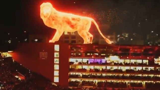 asi se hizo el efecto del leon de fuego gigante que camino por el nuevo estadio de uno