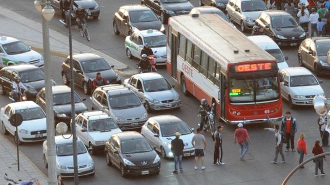 un hombre perdio el bazo y se perforo un pulmon en un choque a metros de plaza italia