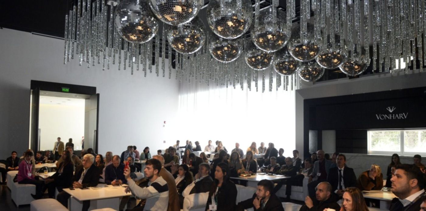 1540487061102.jpg?y=81&width=1475&scaleX=1&scaleY=1&ow=1500&x=26&height=737&rotate=0&oh=1044&&cw=1920&ch=950