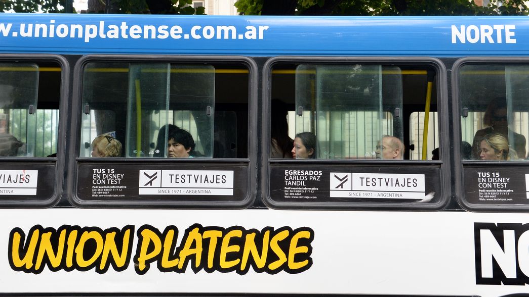 Se viene el paro de micros: ¿qué va a pasar en La Plata este viernes?