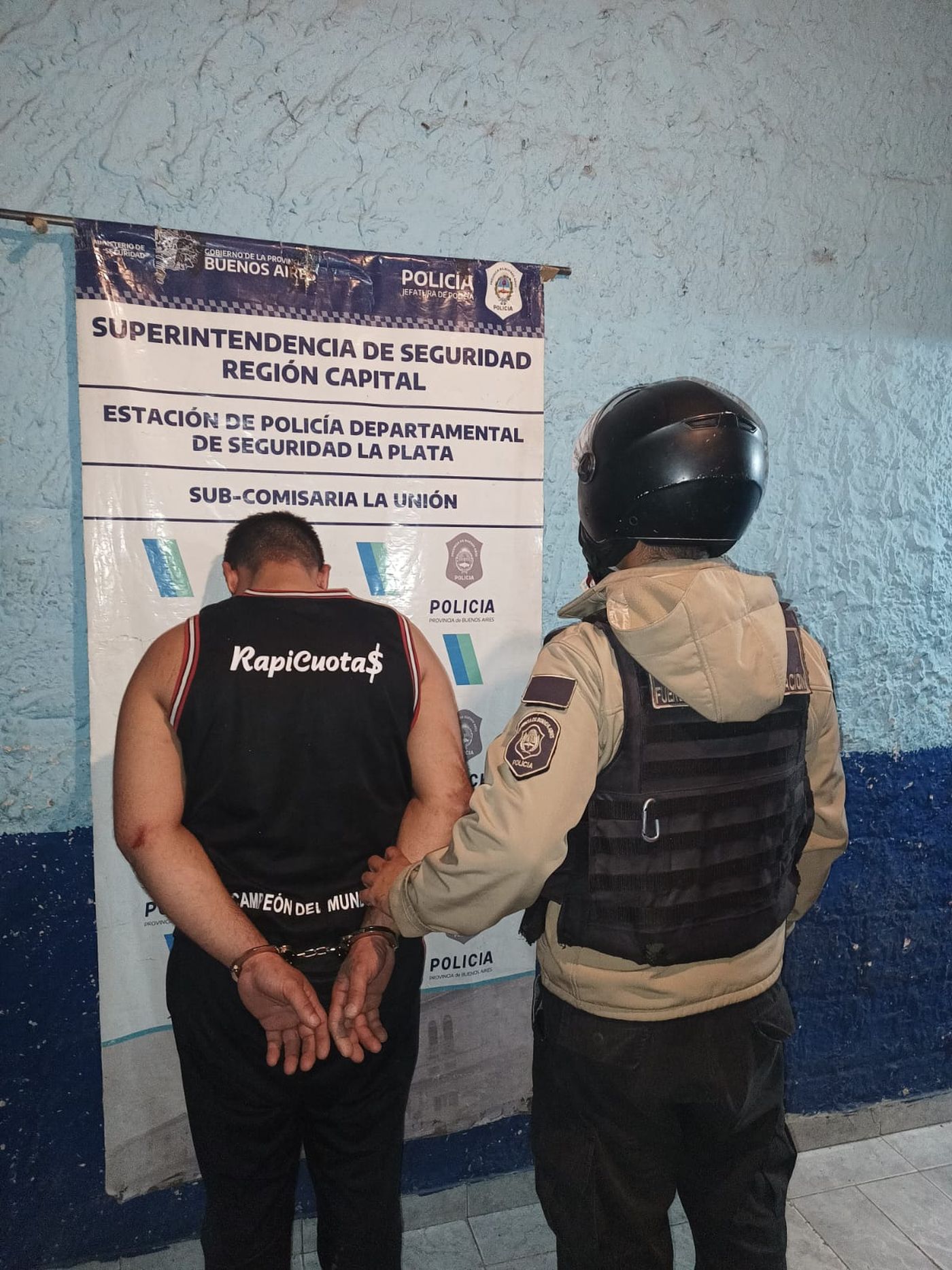 Un hombre fue detenido acusado de participar en dos robos en La Plata.