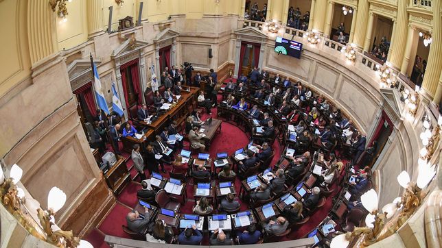 los senadores nacionales se congelaron los salarios, pero este mes cobraron un millonario aguinaldo