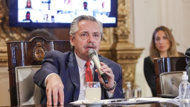 el presidente defendio el decreto de servicios publicos: ?no estoy en guerra con nadie?