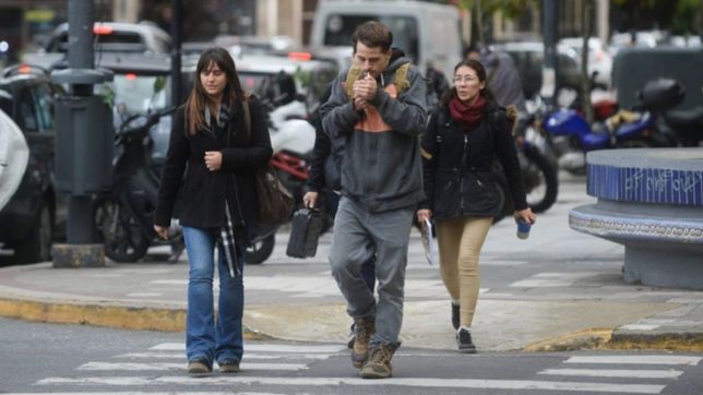 el invierno arranco gris, fresco y con lloviznas en la plata