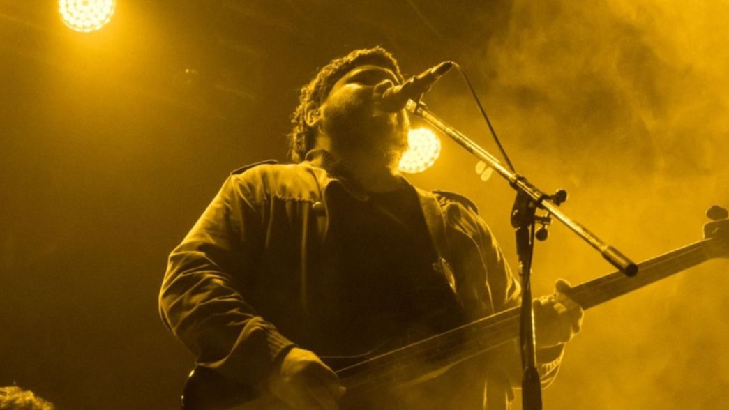 El Mató a un Policía Motorizado desplegó toda su música con un vibrante show en Atenas