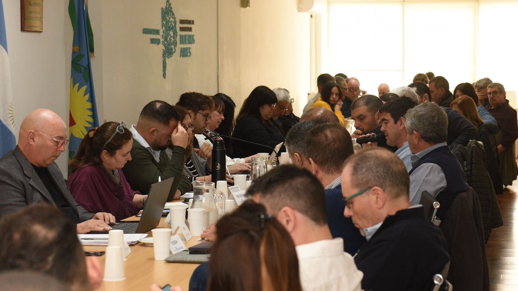 Estatales, docentes y judiciales retoman las negociaciones con Provincia tras la última postergación