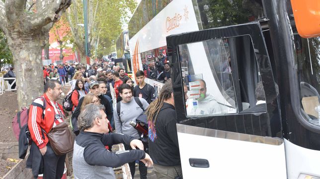 asi fue la multitudinaria concentracion de hinchas de estudiantes que partio rumbo a la final