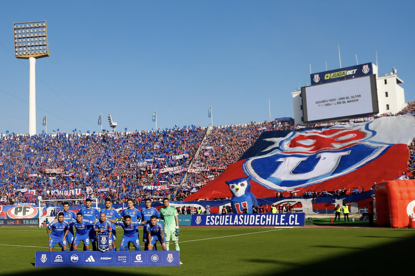 Universidad de Chile clásico.png