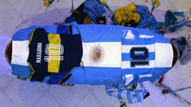 salieron a la luz los chats de whatsapp de la familia de diego maradona y los medicos