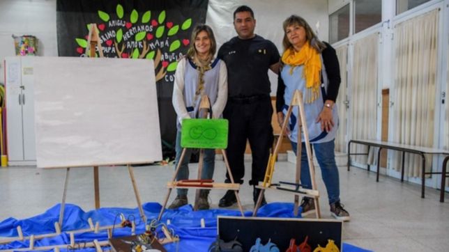 presos de la plata restauraron sillas de ruedas para un centro de rehabilitacion y muebles para un jardin de infantes