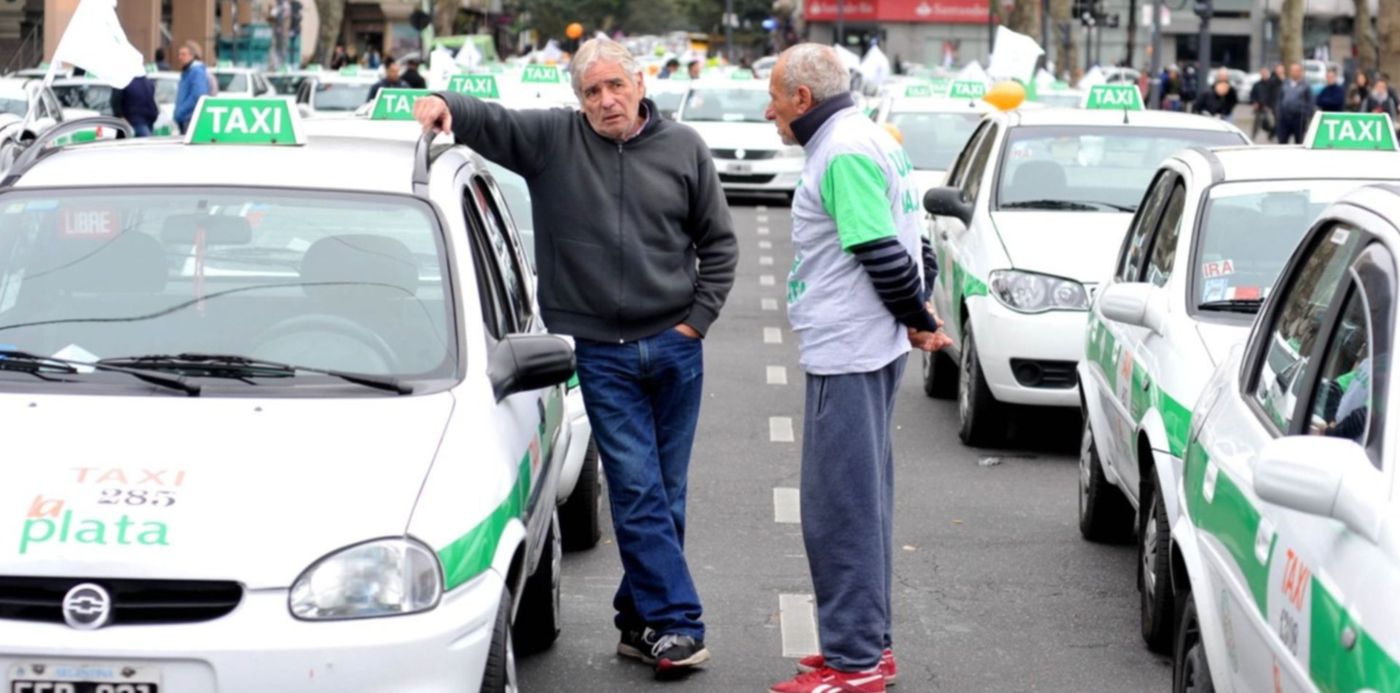 Qué es un taxi, cuál es su historia y de dónde viene su nombre