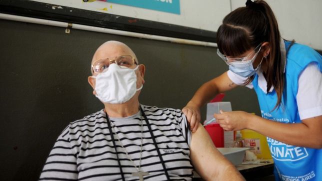 adelantan que en noviembre podrian comenzar a aplicar terceras dosis contra el covid-19