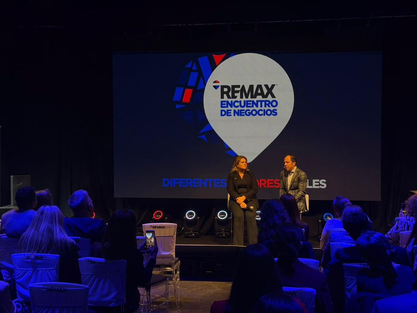 Sebastian Sosa y Dotti Peñate - Presidente y CEO de REMAX, respectivamente - B