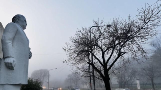 sabado nublado y con neblina en la previa de una madrugada de lluvia