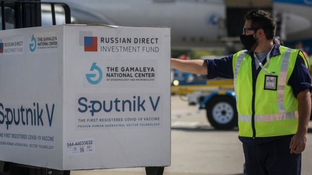 el gobierno confirmo que estudia combinar diferentes vacunas contra el covid-19