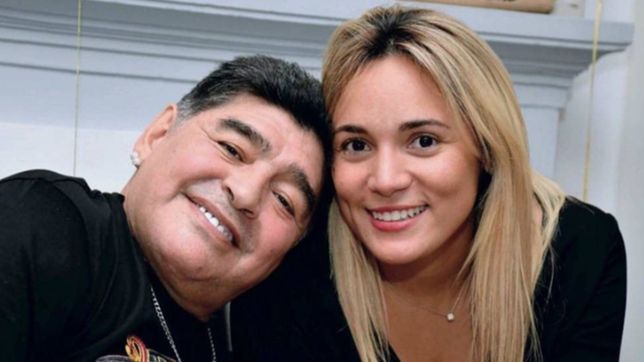 rocio oliva aseguro que maradona puede dejar gimnasia y que tiene ofertas de otros clubes