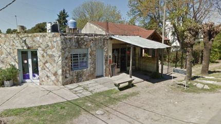 Raid delictivo en City Bell: robaron en dos comercios y escaparon con la recaudación