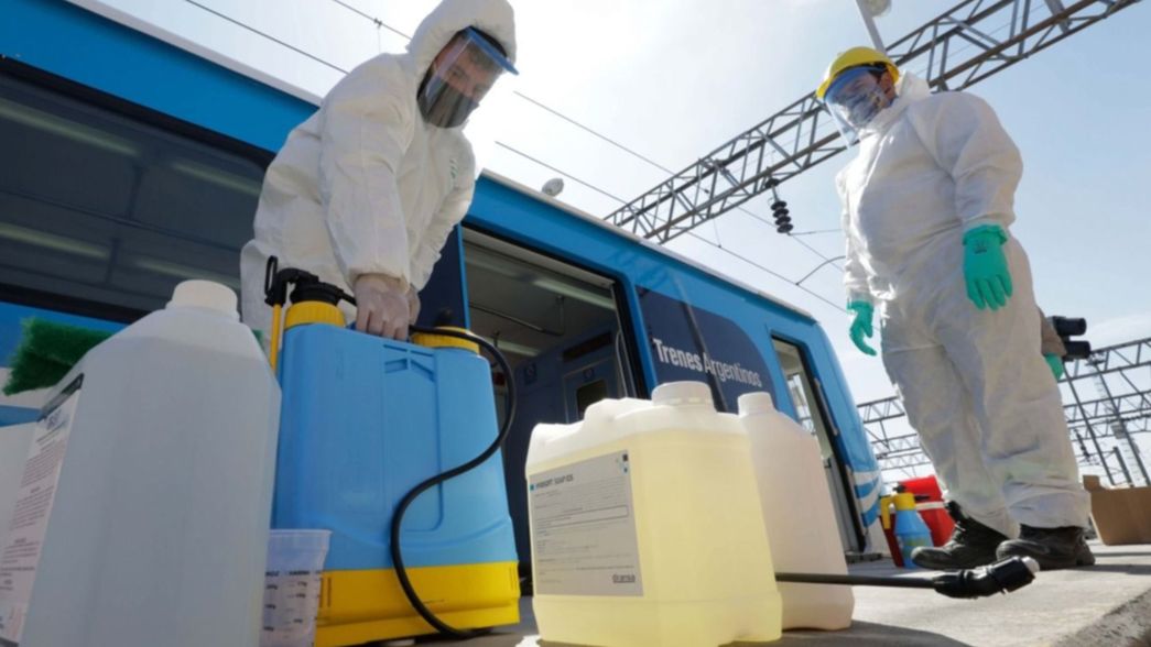 Prueban en el tren Roca una nueva fórmula desinfectante para combatir al coronavirus