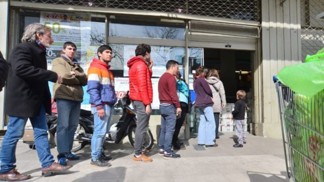 arranco el ultimo supermiercoles del mes con descuentos del banco provincia