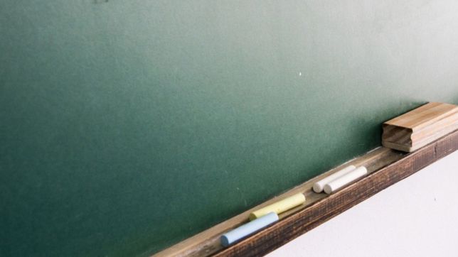 reclamos y polemica por una escuela especial de la plata que no cumple la jornada completa