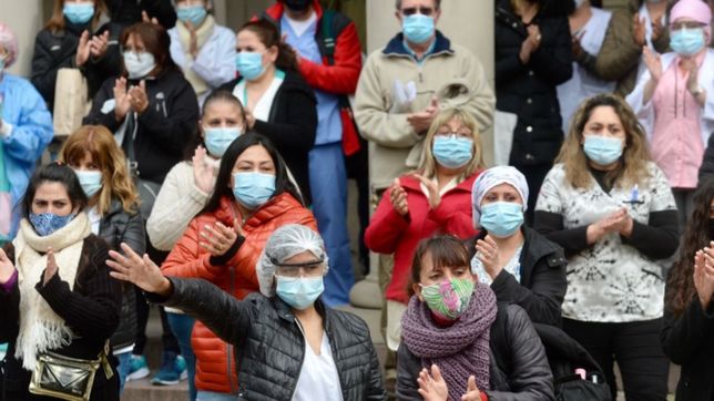 video: asi fue la emotiva despedida del enfermero que murio por coronavirus en la plata