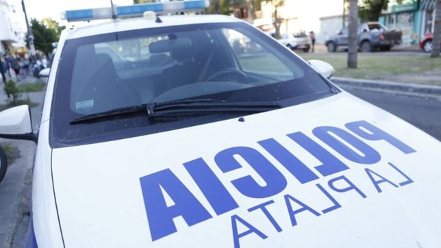 discutio con la vecina por una medianera y abuso de ella: te quiero c?