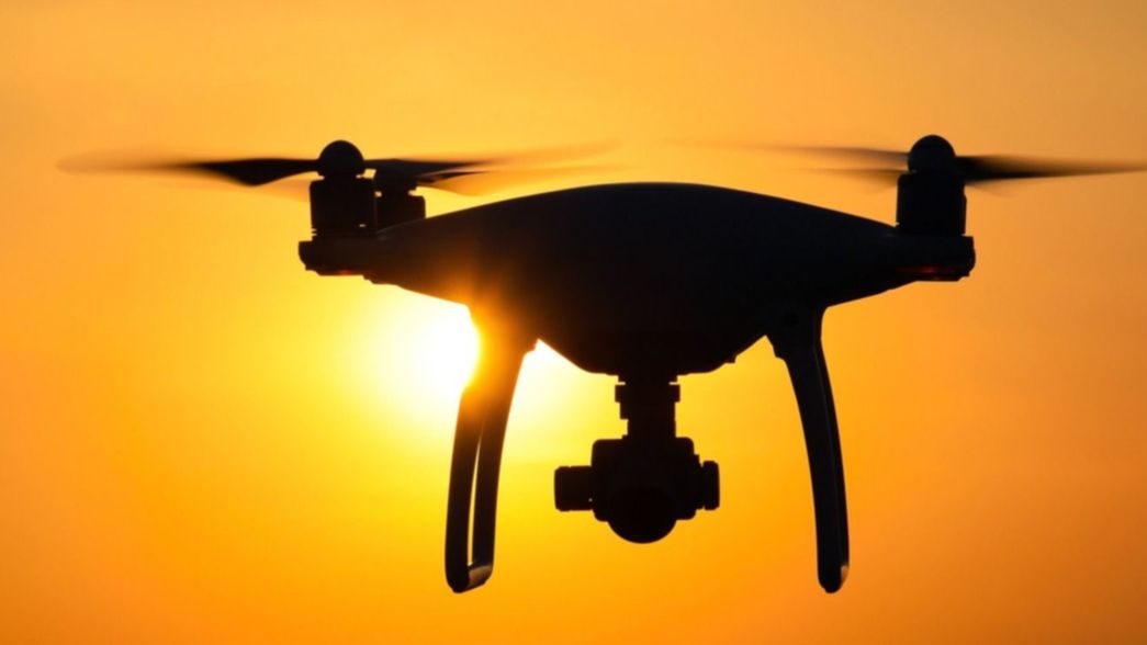 Denuncian que en un barrio de La Plata usan drones para espiar casas y luego desvalijarlas