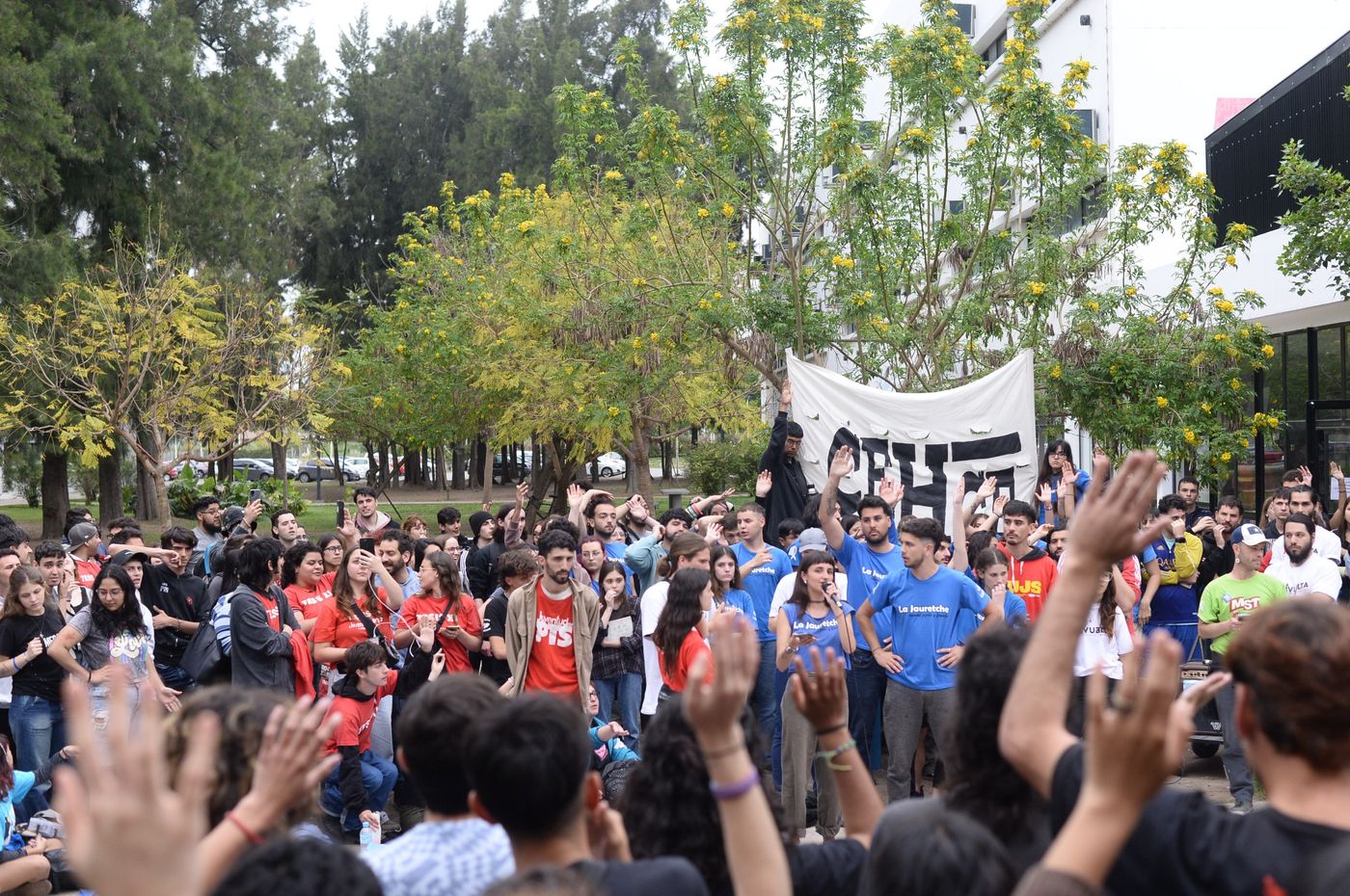 Toma Facultad Humanidades UNLP (2).jpeg